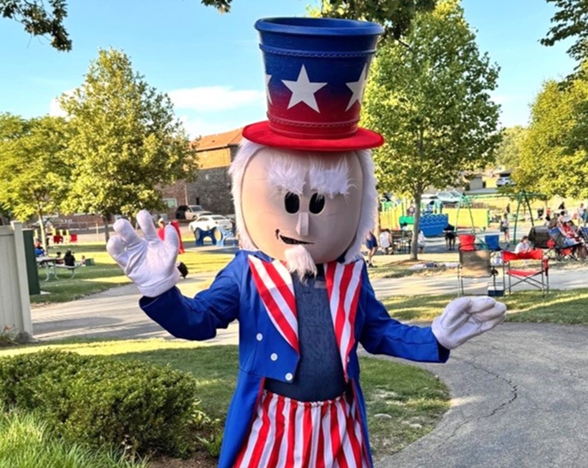 Man dressed as Uncle Sam